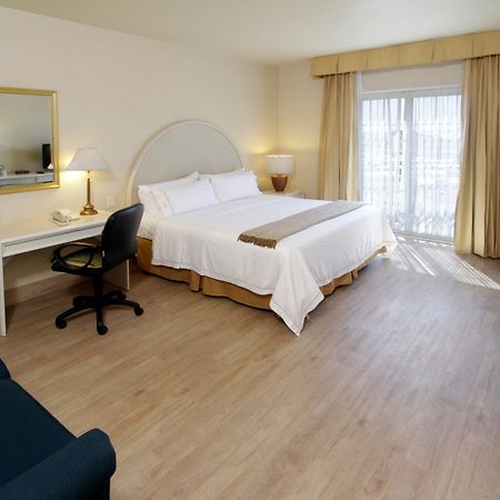 Holiday Inn Express Torreon By Ihg Ngoại thất bức ảnh