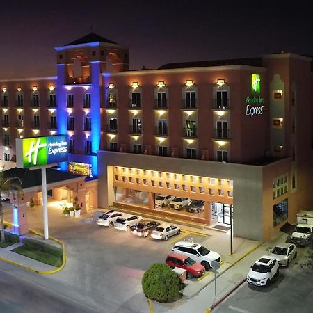 Holiday Inn Express Torreon By Ihg Ngoại thất bức ảnh