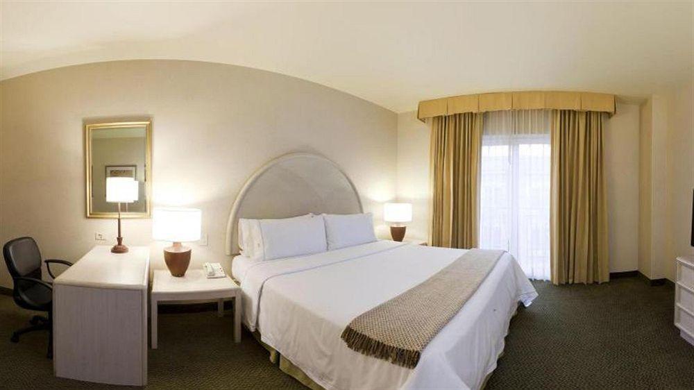 Holiday Inn Express Torreon By Ihg Ngoại thất bức ảnh