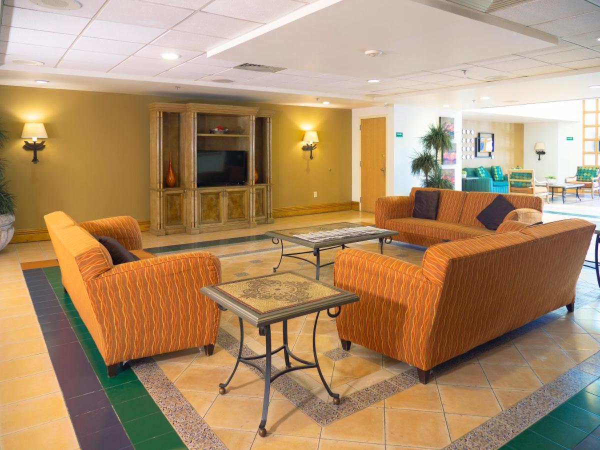 Holiday Inn Express Torreon By Ihg Ngoại thất bức ảnh