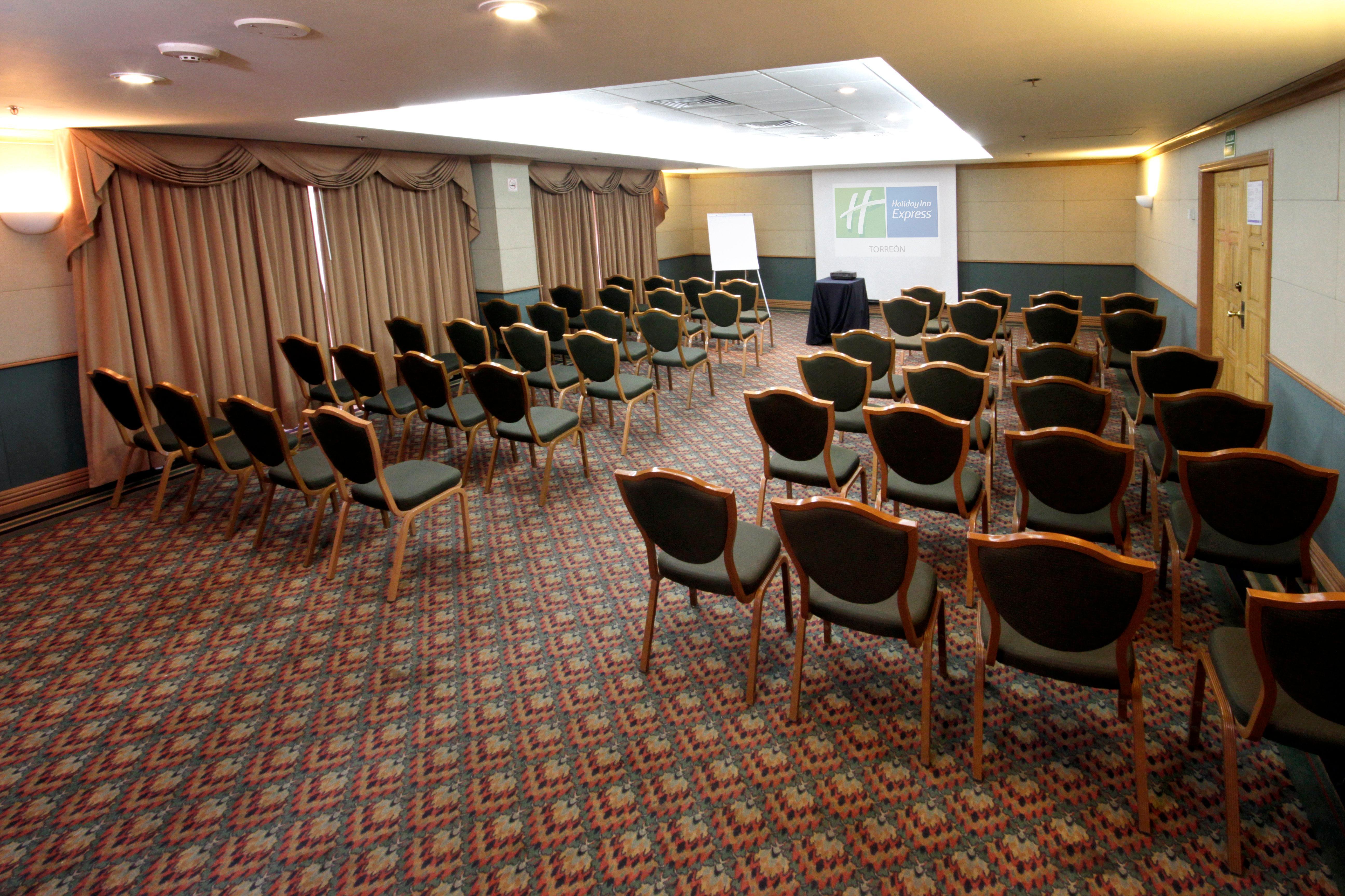 Holiday Inn Express Torreon By Ihg Ngoại thất bức ảnh