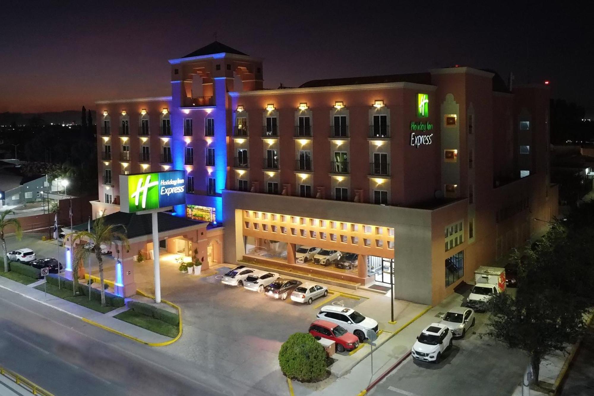 Holiday Inn Express Torreon By Ihg Ngoại thất bức ảnh