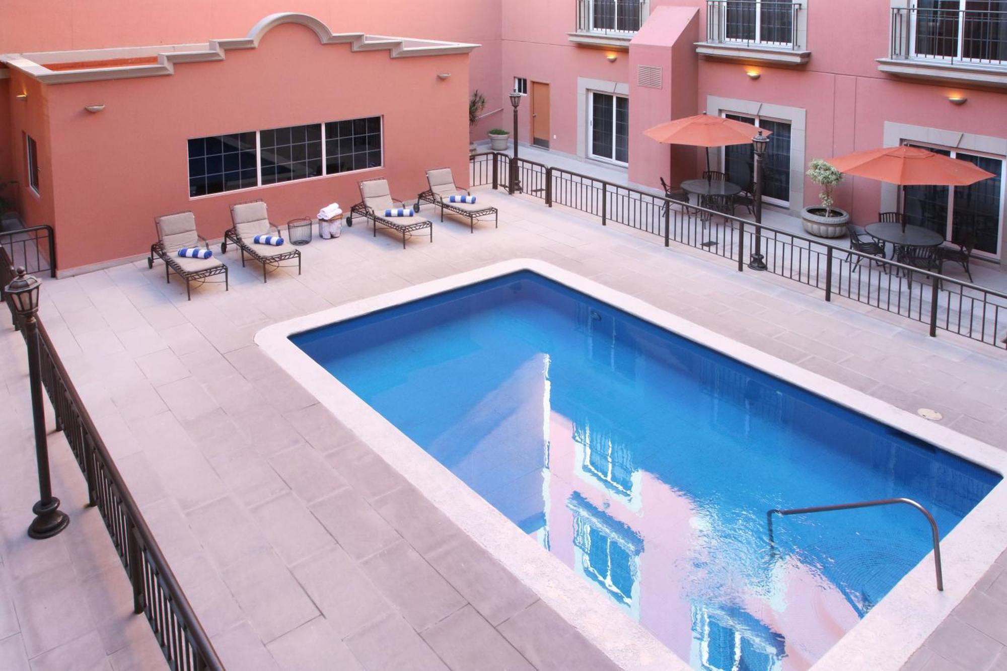 Holiday Inn Express Torreon By Ihg Ngoại thất bức ảnh